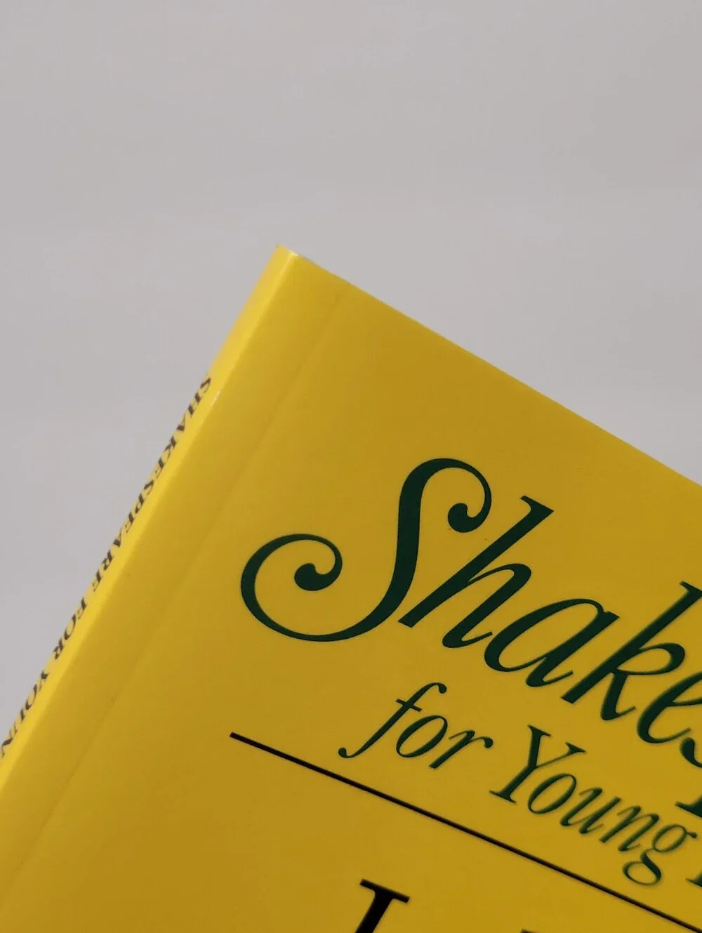 Yellow Julius Caesar Paperback - Shakespeare for Young People